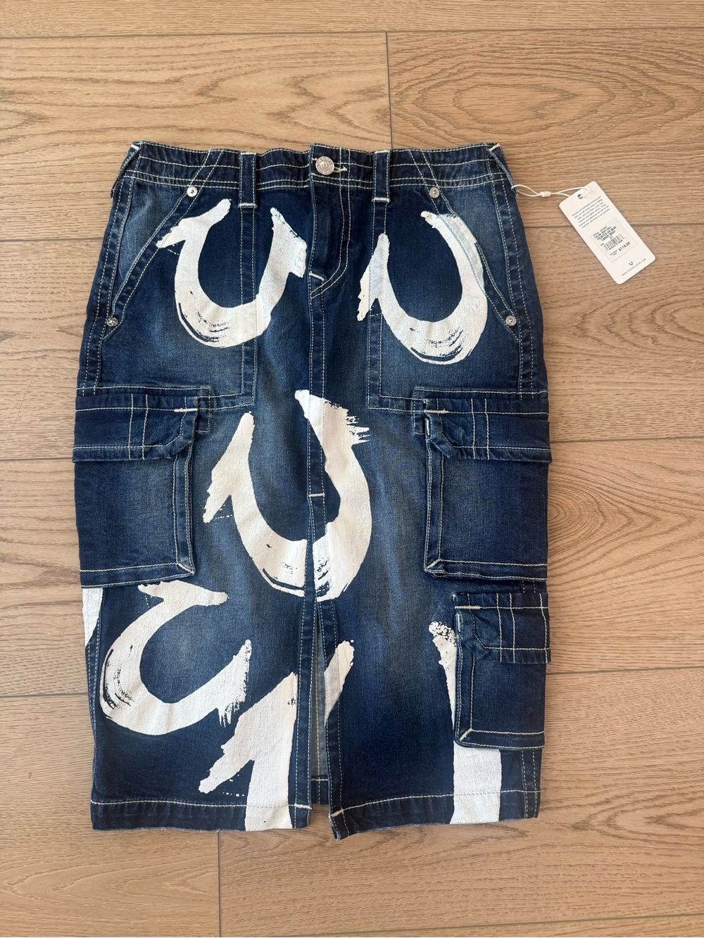 NEW True Religion UO Exclusive Painted Horseshoe Denim Midi Cargo Skirt NWT 27